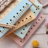 Tabla bloqueador Granny Square & Muestras + Borlas Sweetulasi - Imagen 22