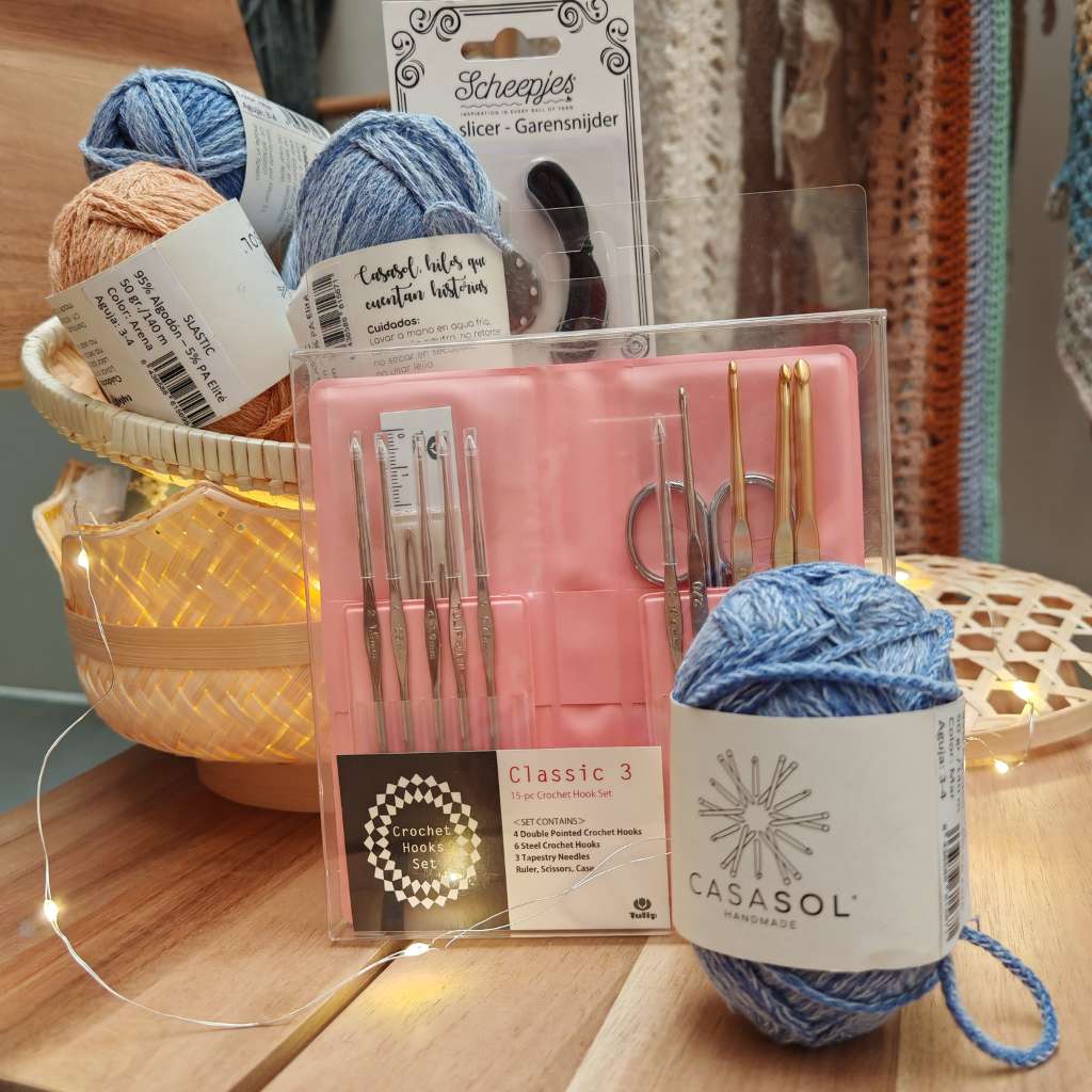 Lote Hilo Slastic Casasol + Estuche Tulip Classic 3 + Cortahilos Scheepjes (de regalo el patrón pdf de la Bolsa Tarifa)