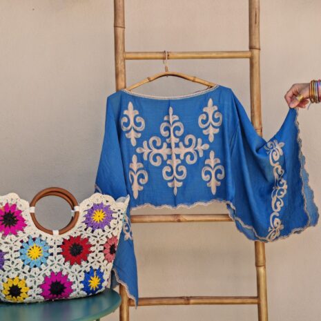 Poncho Bordado & Cesta